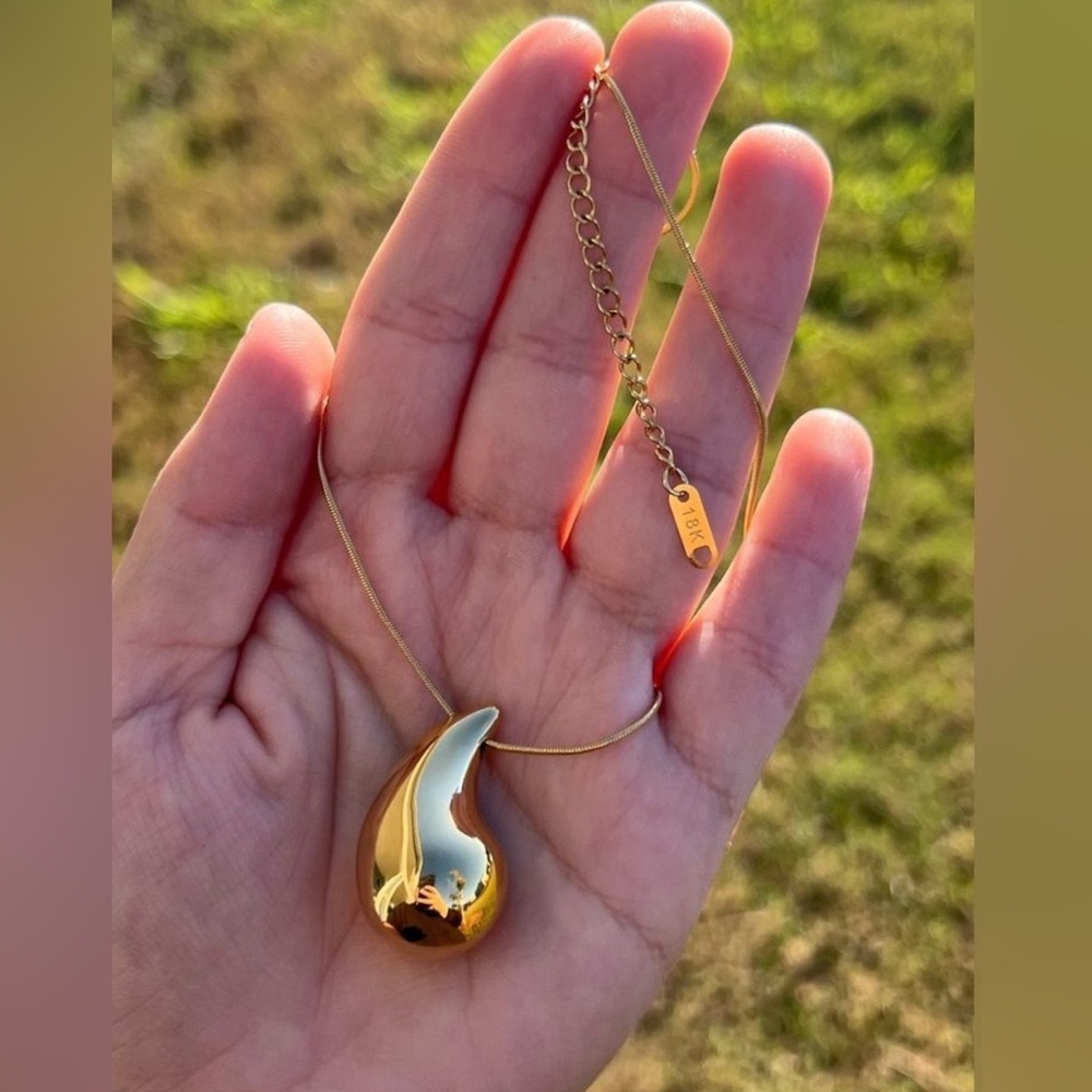 Anthro 18k Gold Plated Drop Necklace - Picture 5 of 5